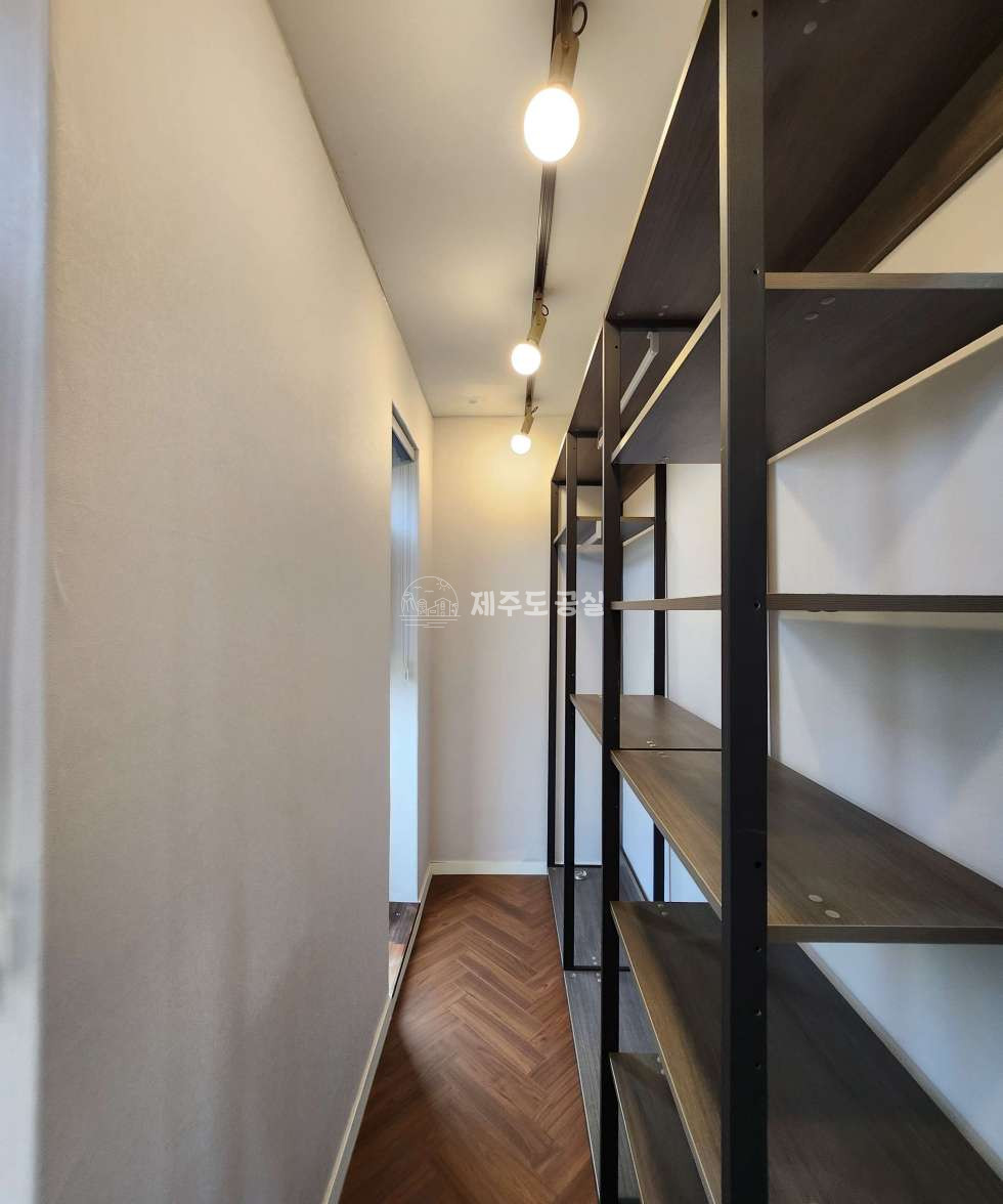 제주 제주시 애월읍 광령리 애월읍광령리 /뷰맛집/넓은마당/층고높은거실/방3/화3/고급단독주택/매매 매매 매물번호 10182 사진 18