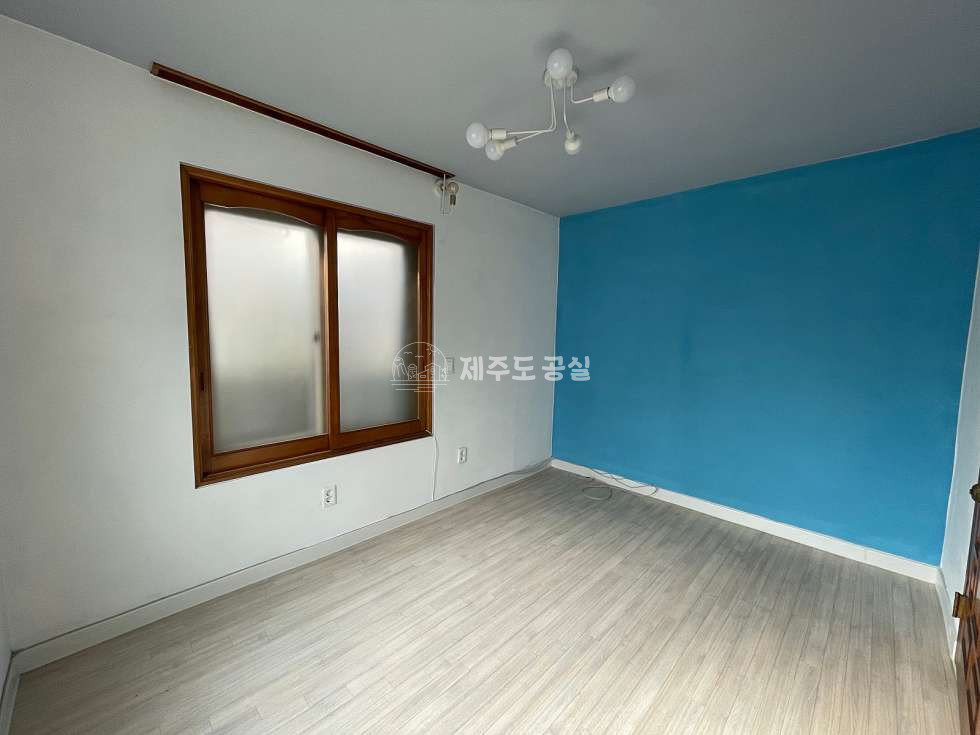 제주 제주시 용담일동 [용담일동] 2억원대/전체리모델링/마당텃밭/농어촌민박/제주구옥/쓰리룸/매매 매매 매물번호 10332 사진 8