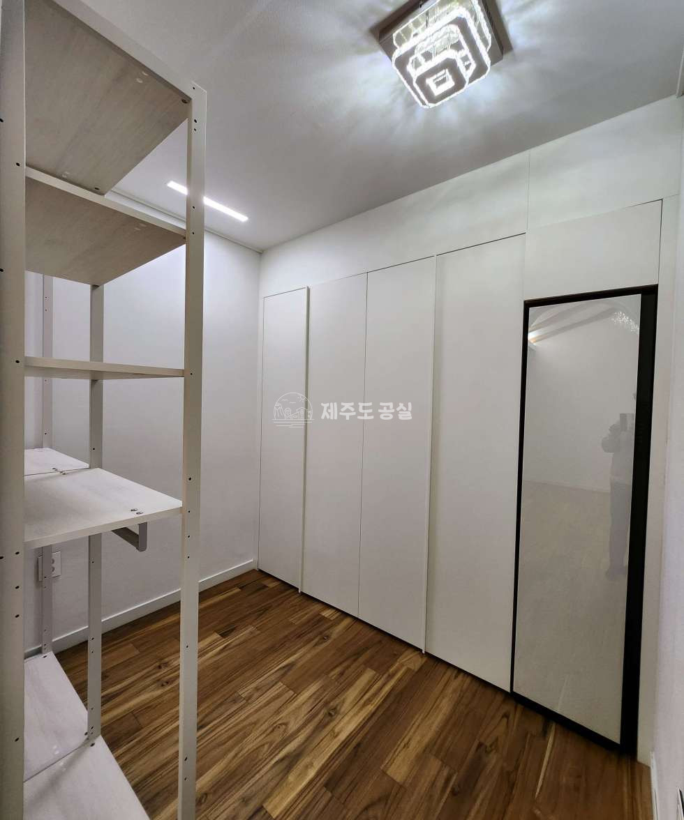 제주 서귀포시 표선면 토산리 [표선면토산리] 4억원대/신축/태양광설비/40평형/고급타운하우스/쓰리룸/매매 매매 매물번호 10354 사진 11