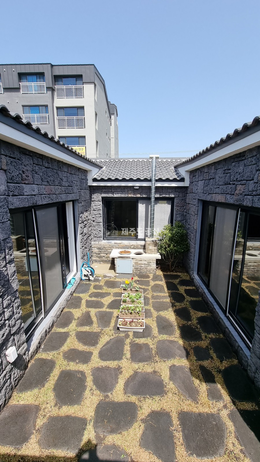 제주 제주시 구좌읍 평대리 3억원대/세화오일장인근/성업중인/농어촌민박/감성숙소/풀옵션/매매 매매 매물번호 10131 사진 1