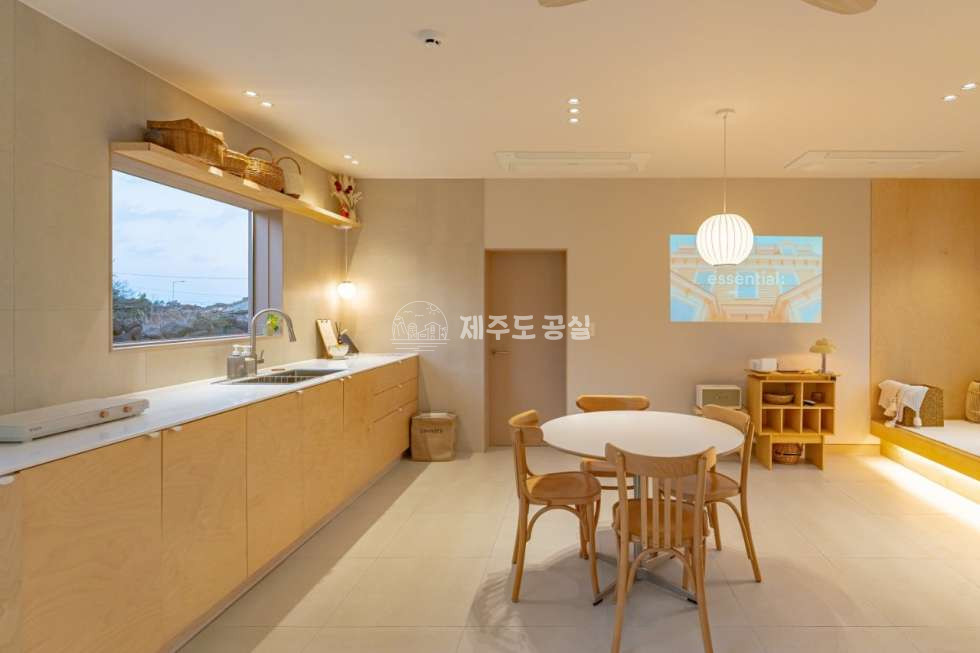제주 제주시 애월읍 애월리 [애월읍애월리] 4억원대/전체리모델링/야외자쿠지/농어촌민박/제주도구옥/매매 매매 매물번호 10410 사진 1