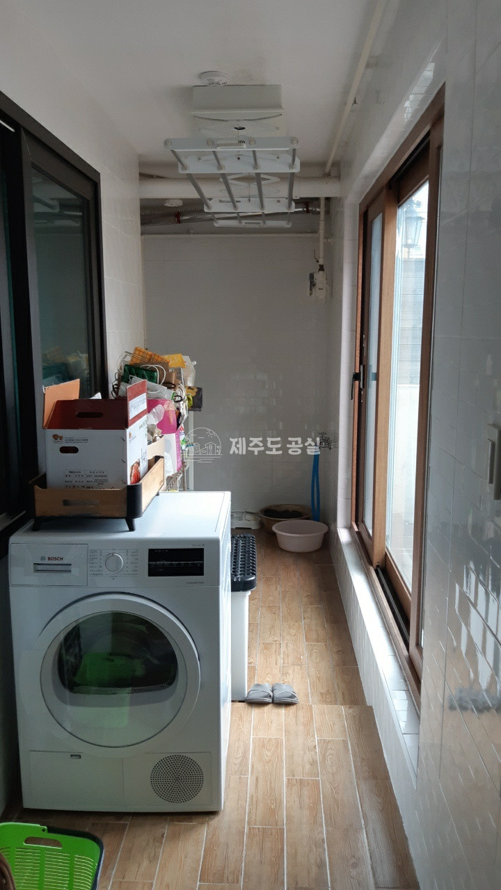 제주 제주시 노형동 [노형동] 노형초등학교인근/초품아/도시가스/주원라비앙아파트/쓰리룸/년세 연세 매물번호 10465 사진 6