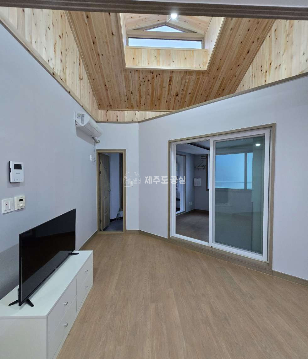 제주 제주시 애월읍 애월리 [애월읍애월리] 애월초등학교인근/다가구주택/분리형원룸/복층/풀옵션/년세 연세 매물번호 10516 사진 2