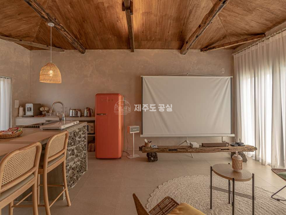 제주 제주시 한경면 고산리 [한경면고산리] 3억원대/야외수영장/리모델링/제주도구옥/농어촌민박/풀빌라/양도양수/매매 매매 매물번호 10536 사진 6