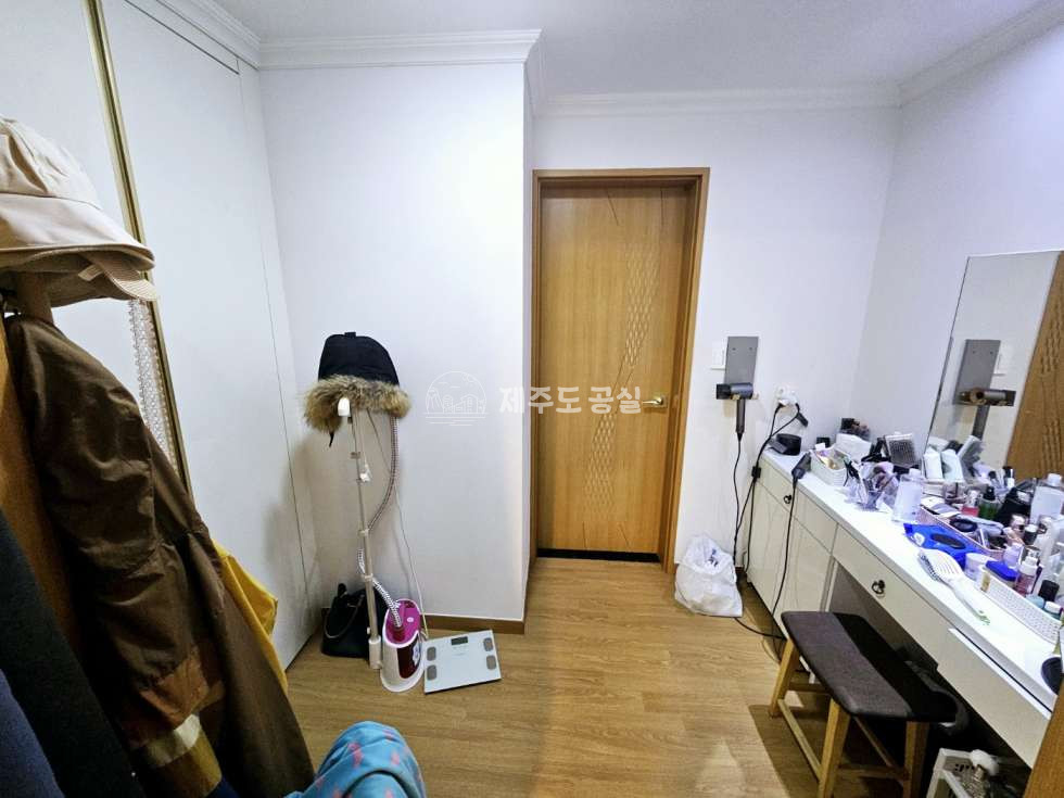 제주 제주시 외도일동 [외도일동] 4억원대/오션뷰/대형평수/도시가스/노블레스아파트/방4/포룸/매매 매매 매물번호 10377 사진 3