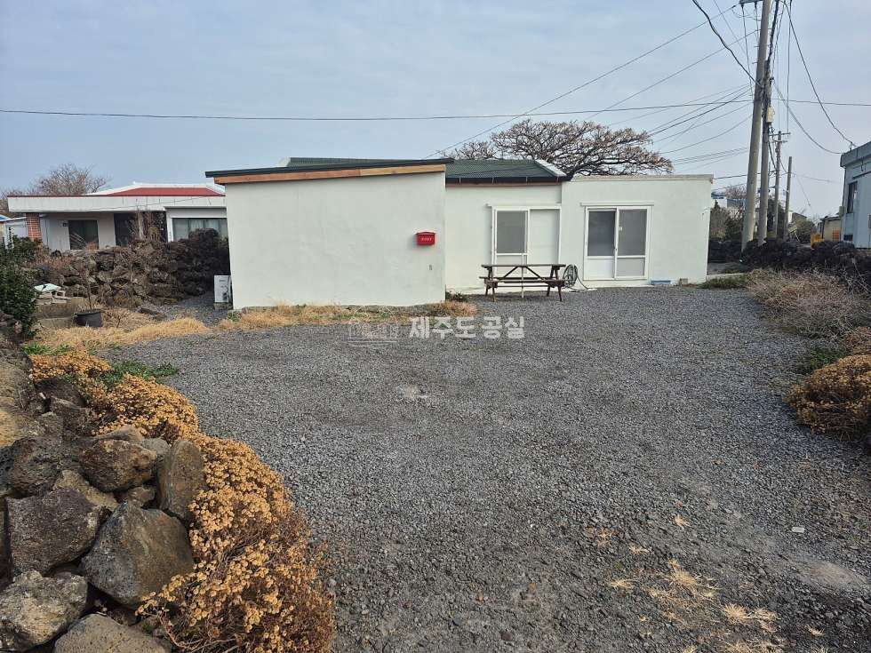 제주 제주시 한경면 고산리 [한경면고산리] 1억원대/고산초인근/주택수미포함/전체리모델링/제주도구옥/투룸/매매 매매 매물번호 10583 사진 1