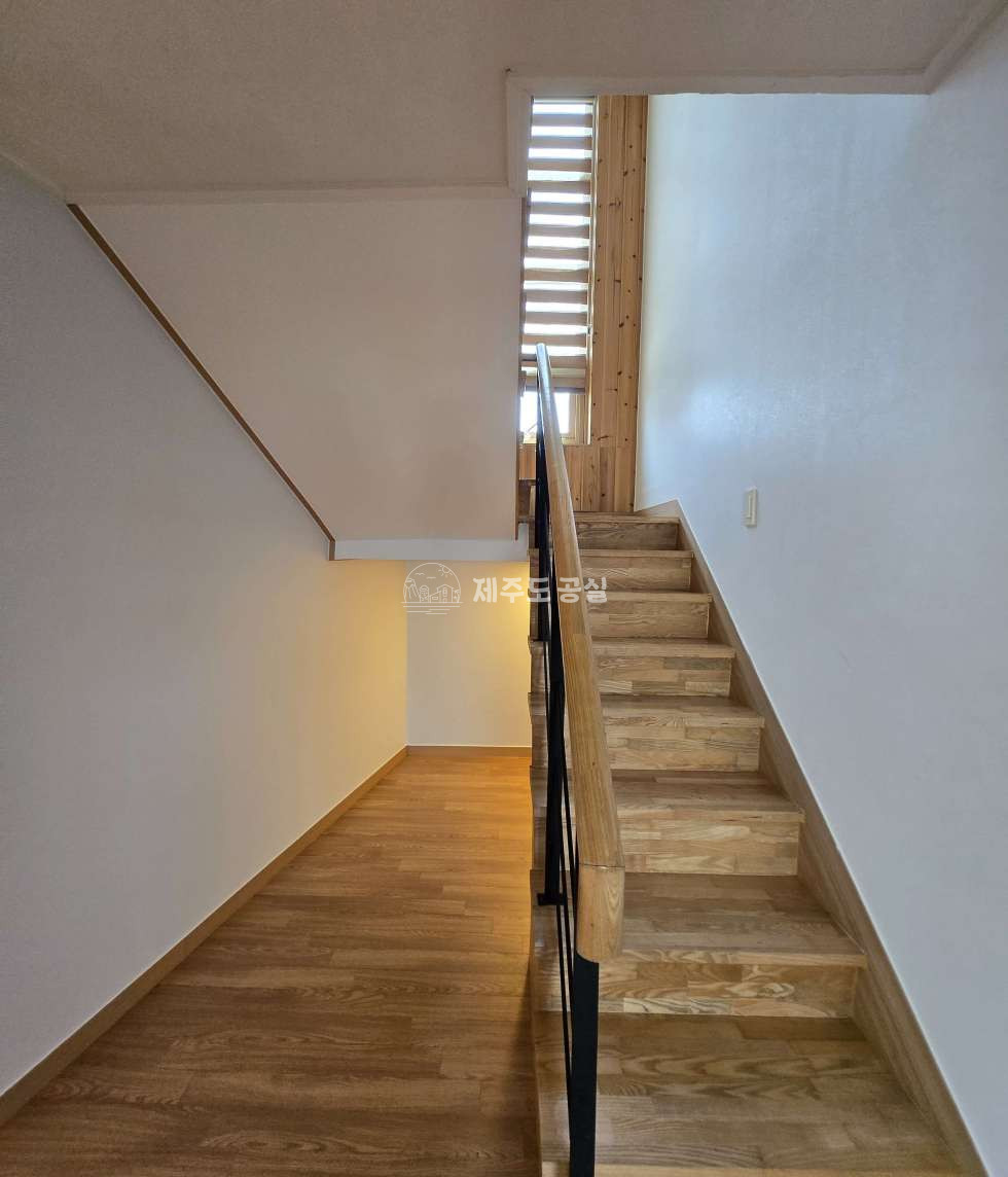 제주 제주시 한림읍 협재리 [한림읍협재리] 2억원대/재릉초등학교배정/부분리모델링/한수풀타운하우스/투룸/풀옵션/매매 매매 매물번호 10426 사진 7