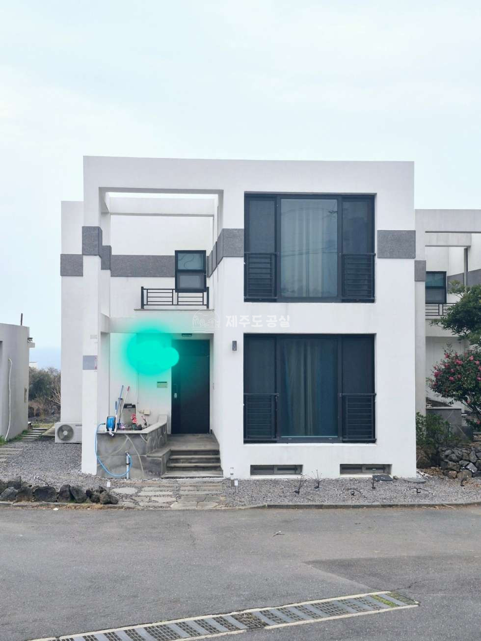 제주 제주시 애월읍 애월리 [애월읍애월리] 5억원대/애월고인근/오션뷰/60평/고급타운하우스/매매 매매 매물번호 10666 사진 8