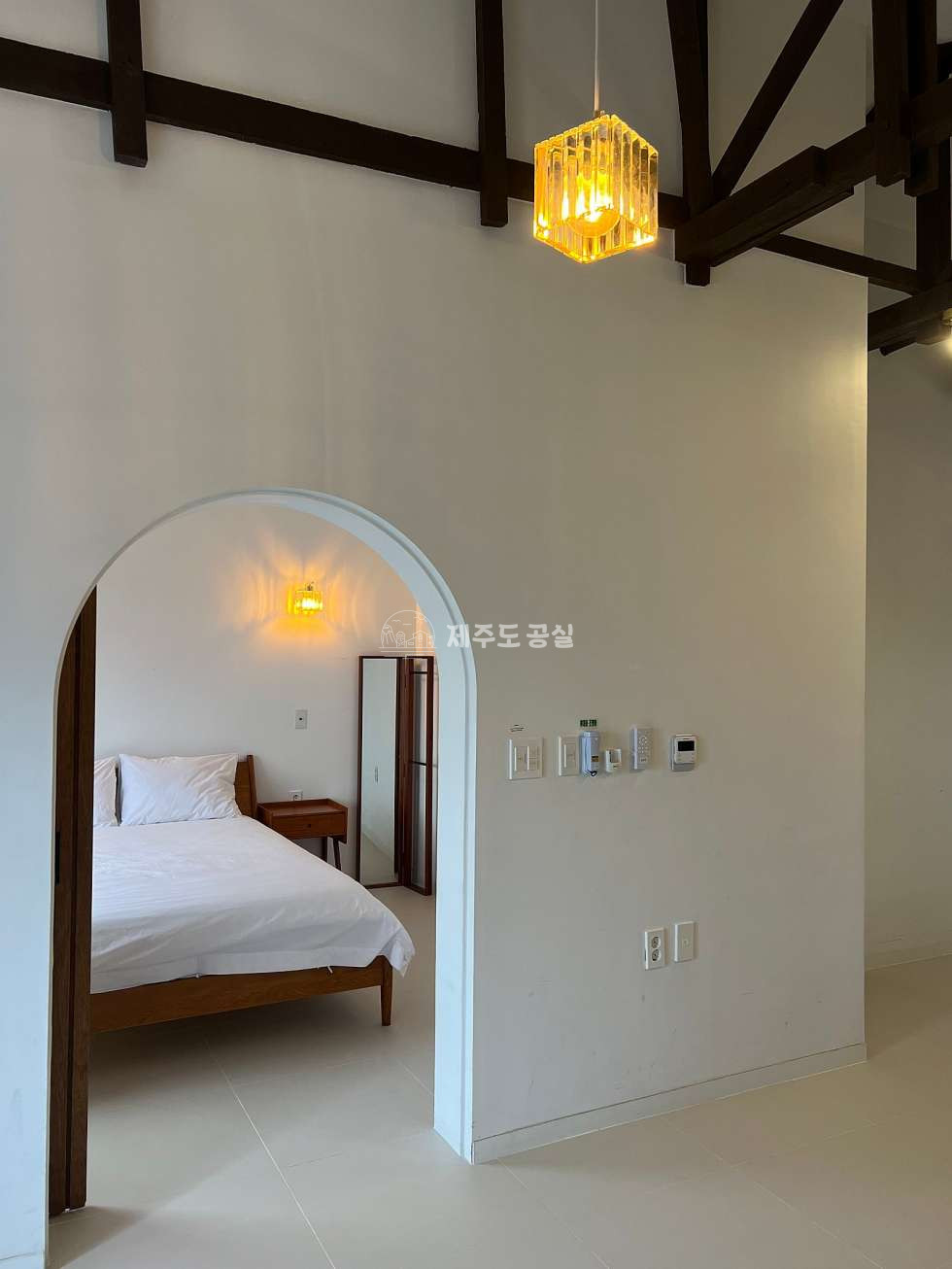 제주 제주시 한림읍 귀덕리 [한림읍귀덕리] 3억원대/야외수영장/온수풀/전체리모델링/농어촌민박/제주도구옥/단독주택/매매 매매 매물번호 10708 사진 6