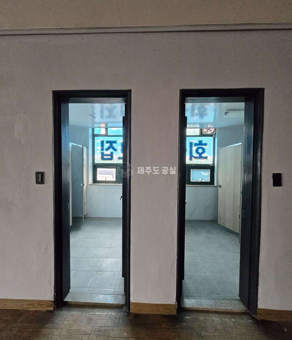 제주 제주시 노형동 [노형동] 무권리/남녕고등학교인근/도령로대로변/노출도최상/80평/대형학원/대형사무실/3층/임대 연세 매물번호 10726 사진 3