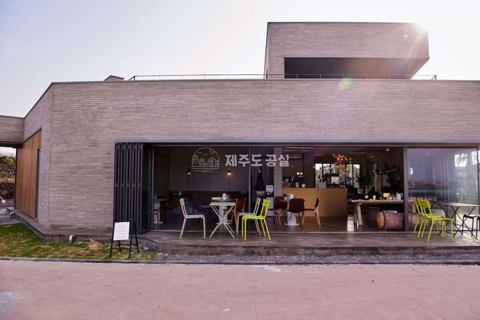 제주 제주시 애월읍 금성리 [애월읍금성리] 무권리/곽지해변/오션뷰/60평대/브런치카페/펍/일반음식점/임대 연세 매물번호 10706 사진 9