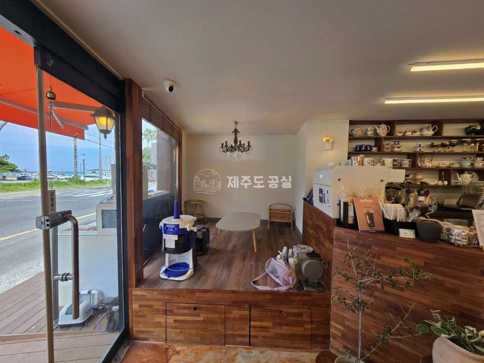제주 제주시 한림읍 협재리 [한림읍협재리] 협재해수욕장/금능해수욕장/한림로/도로변/1층/25평/음식점/카페/상가/양도양수/임대 연세 매물번호 10934 사진 5