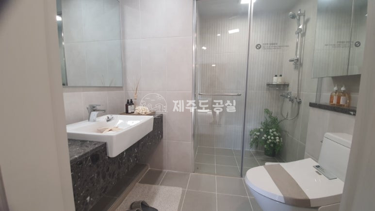 제주 서귀포시 중문동 [중문동] 5억원대/오션뷰/한라산뷰/초품아/한화포레나아파트/33평형/로얄동/쓰리룸/풀옵션/매매 매매 매물번호 10933 사진 7