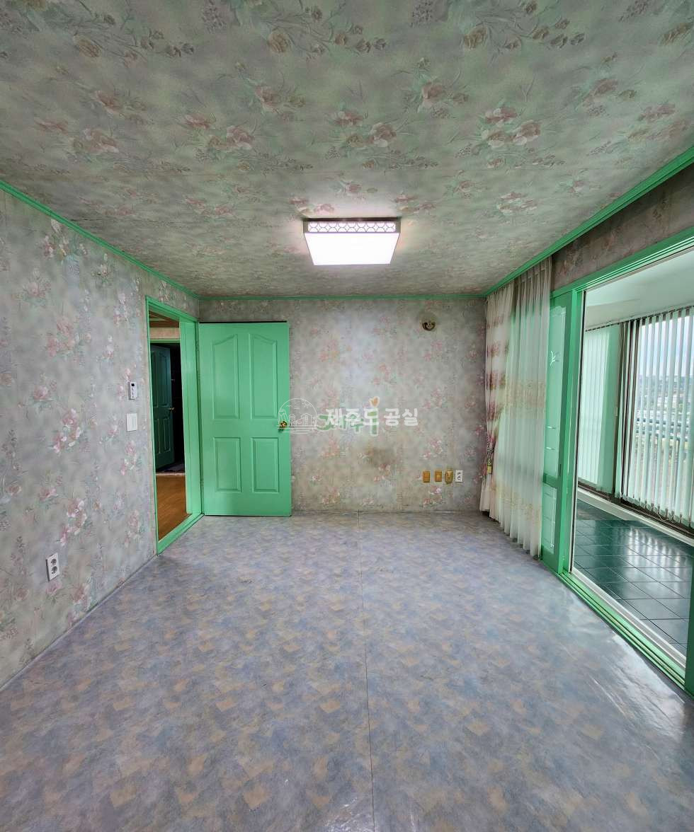 제주 제주시 한림읍 한림리 1526-7 (유성다세대) 1억원대/실평수25평/한림초인근/쓰리 매매 매물번호 10033 사진 3