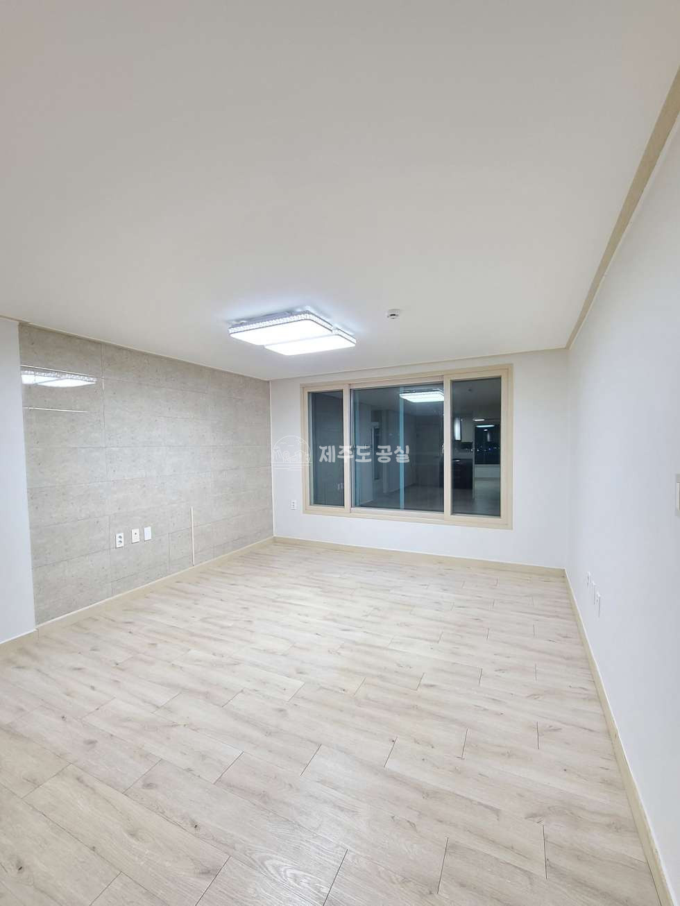 제주 서귀포시 표선면 표선리 1004-11 (라메르빌) 2억원대/표선오일장인근/다세대빌라/쓰리룸/매매 매매 매물번호 10150 사진 1