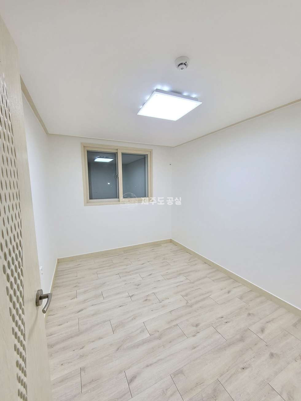 제주 서귀포시 표선면 표선리 1004-11 (라메르빌) 2억원대/표선오일장인근/다세대빌라/쓰리룸/매매 매매 매물번호 10150 사진 3