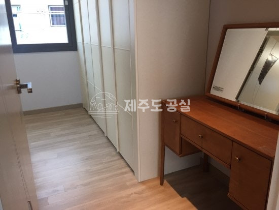 제주 제주시 해안동 36-79 (가인빌리지) 가동 [해안동] 3억원대/신비마을/오션뷰/2주차가능/다세대빌라/쓰리룸/매매 매매 매물번호 10255 사진 7