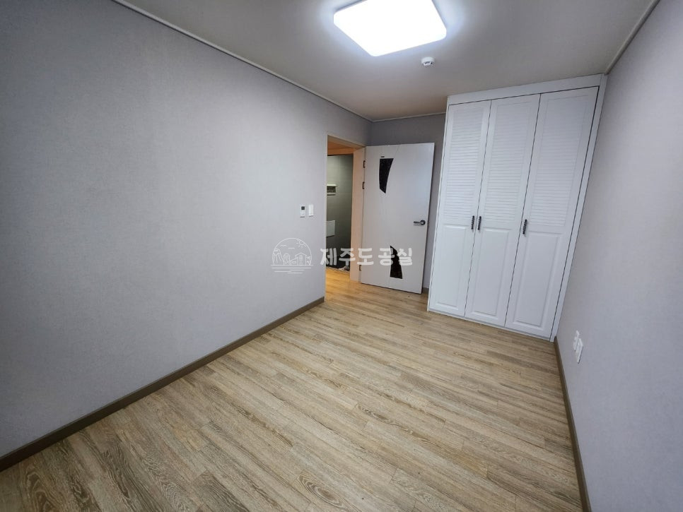 제주 제주시 해안동 36-79 (가인빌리지) 가동 [해안동] 3억원대/신비마을/오션뷰/2주차가능/다세대빌라/쓰리룸/매매 매매 매물번호 10255 사진 14