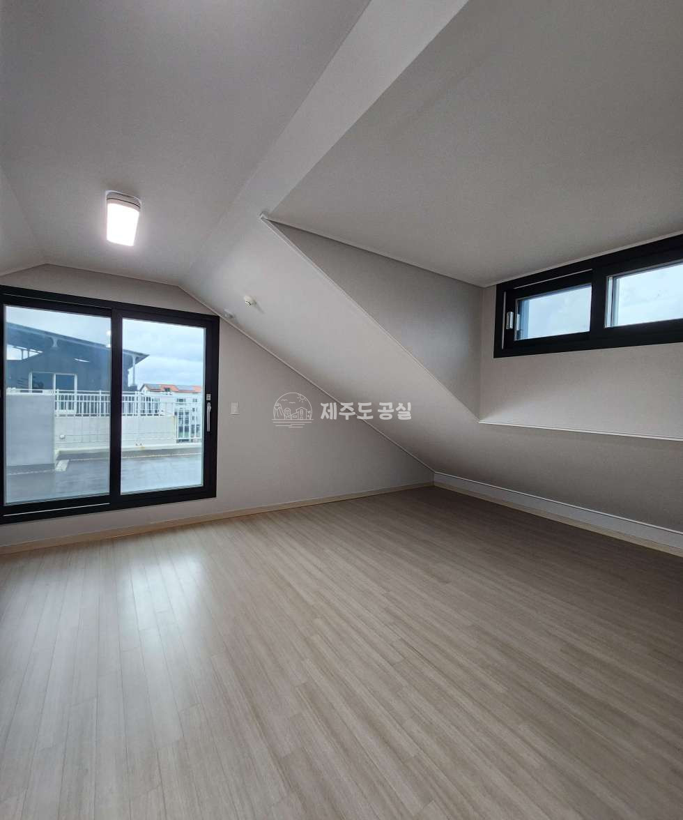 제주 제주시 영평동 2733 302동 [영평동] 4억원대/신축/태양광설비/효성해링턴코트2차/쓰리룸/복층/매매 매매 매물번호 10319 사진 13