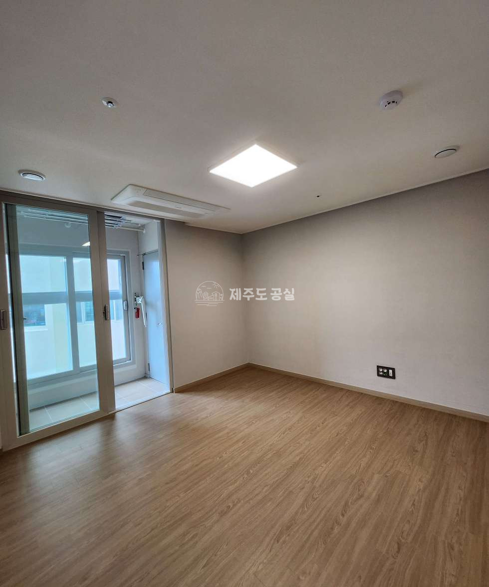 제주 제주시 노형동 904-1 노형프레스티지125 노형로터리/노형프레스티지125/신축/첫입주/중층/쓰리룸/매매 매매 매물번호 10308 사진 9