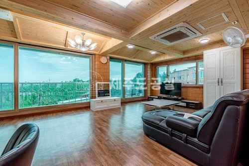제주 제주시 애월읍 상가리 1345 에이동 [애월읍상가리] 더럭초등학교인근/오션뷰/친환경황토집/풀옵션/년세 연세 매물번호 10297 사진 3
