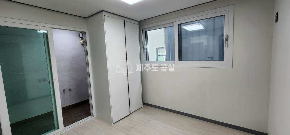 제주 제주시 애월읍 고내리 1373 애월고등학교인근/신축/첫입주/애월카렌시아/옵션협의가능/쓰리룸 연세 매물번호 10020 사진 4
