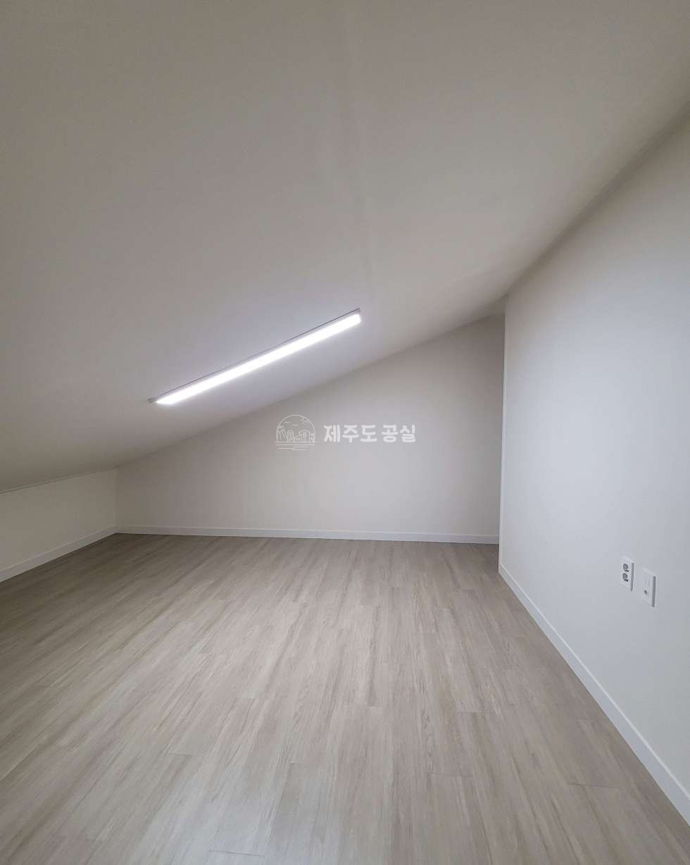 제주 제주시 한림읍 대림리 1845-7 [한림읍대림리] 한림주공아파트인근/주차편리/다가구주택/쓰리룸/복층/월세 월세 매물번호 10396 사진 10
