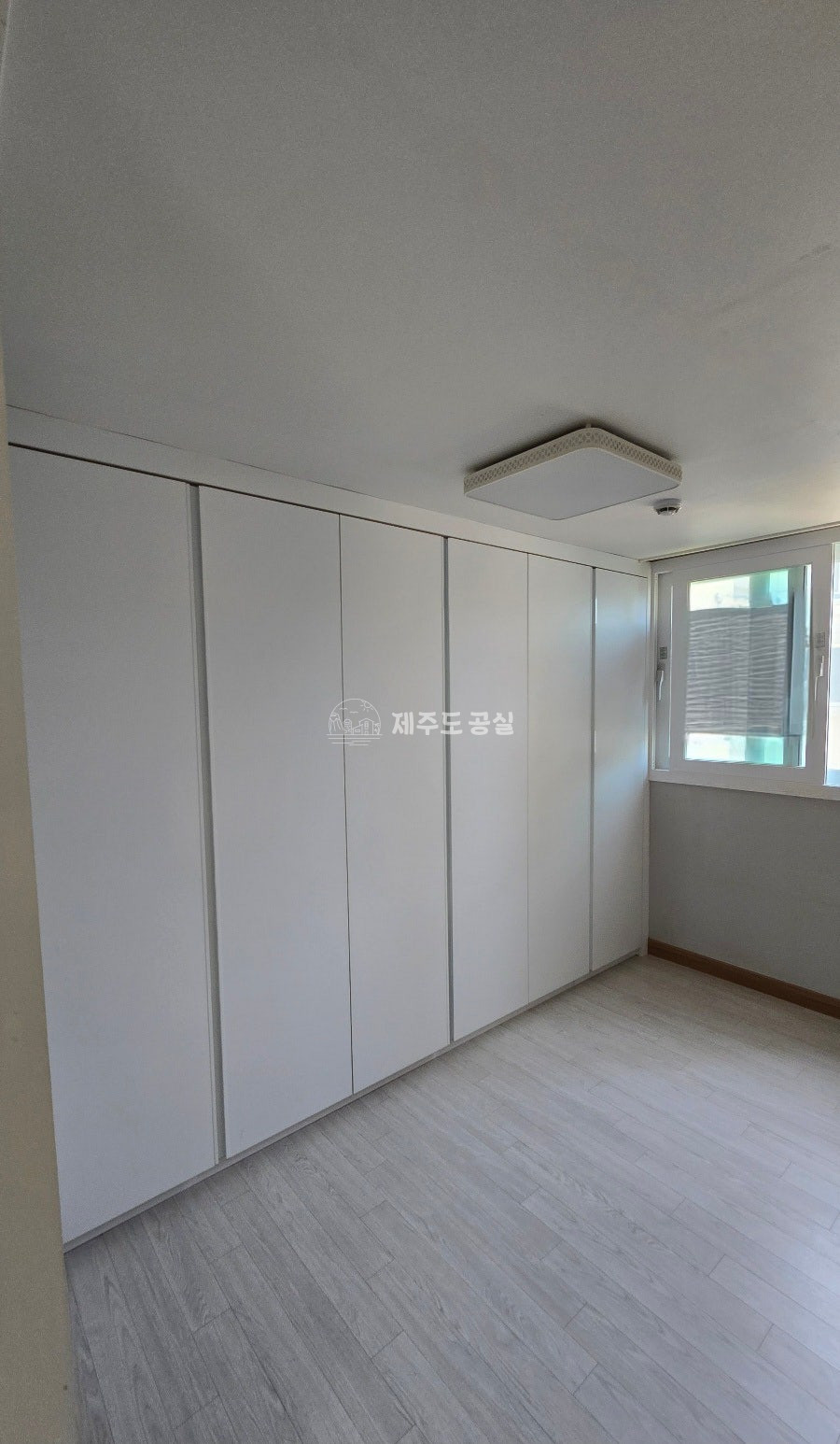 제주 제주시 한림읍 동명리 1584-3 103동 [한림읍동명리] 1억원대/한림종합운동장인근/주차편리/다세대빌라/투룸/급매 매매 매물번호 10710 사진 5