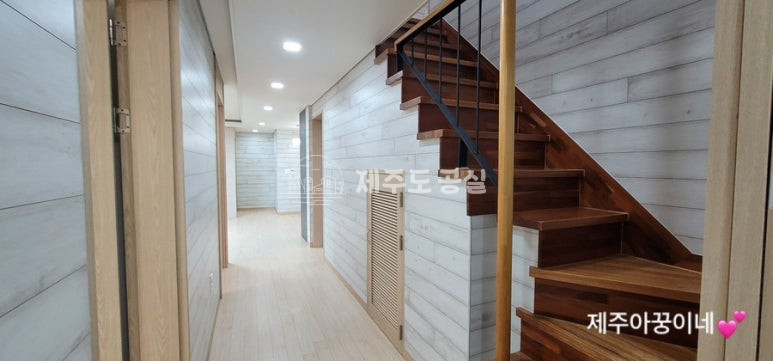 제주 제주시 연동 1380-1 102동 [연동] 연동신시가지/한라산뷰/테라스/고급연립빌라/복층/방5/풀옵션/년세 연세 매물번호 10636 사진 2