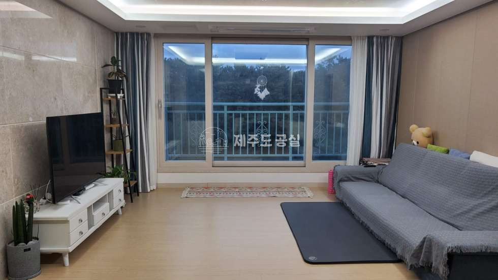 제주 제주시 오라이동 1540-1 103동 [오라이동] 연북로인접/한라산뷰/오션뷰/숲세권/방5/고급연립주택/복층/방5/풀옵션/년세 연세 매물번호 10637 사진 5