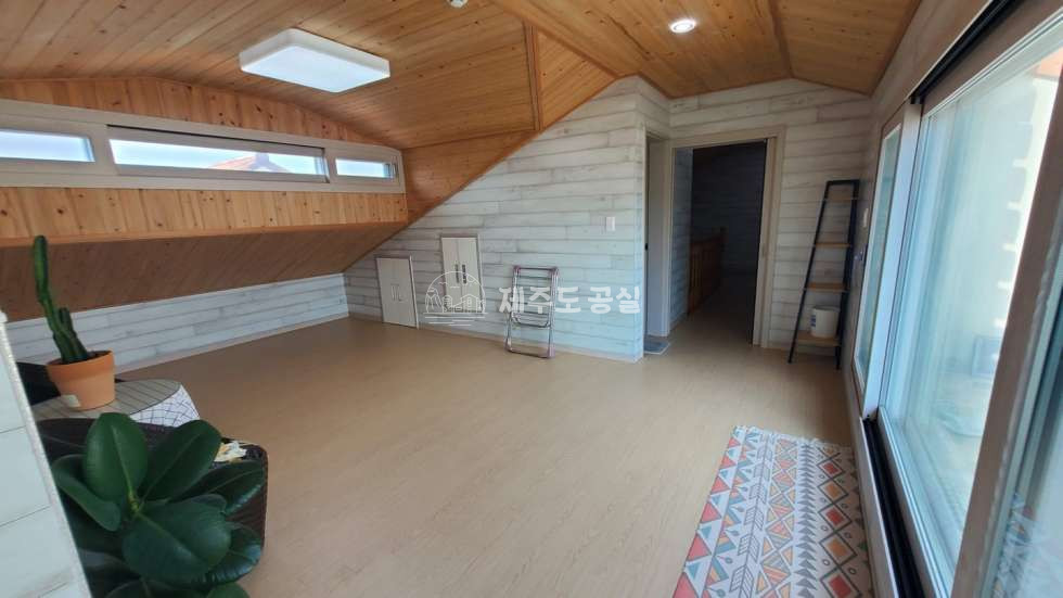 제주 제주시 오라이동 1540-1 103동 [오라이동] 연북로인접/한라산뷰/오션뷰/숲세권/방5/고급연립주택/복층/방5/풀옵션/년세 연세 매물번호 10637 사진 12