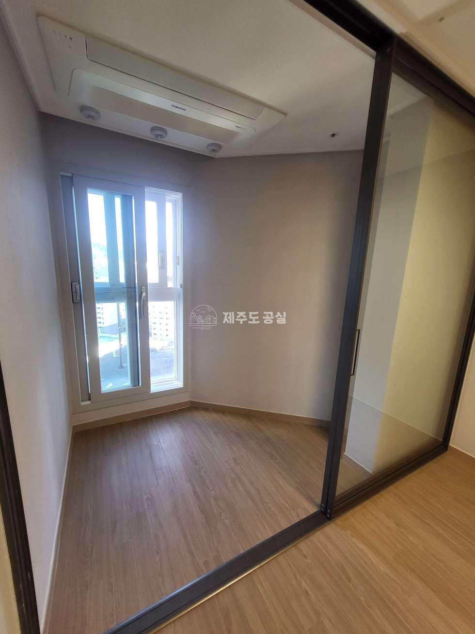 제주 제주시 노형동 904-1 노형프레스티지125동 [노형동] 급매/4억원대/노형오거리/남녕고인근/도시가스/프레스티지125/로얄층/쓰리룸/매매 매매 매물번호 10852 사진 5