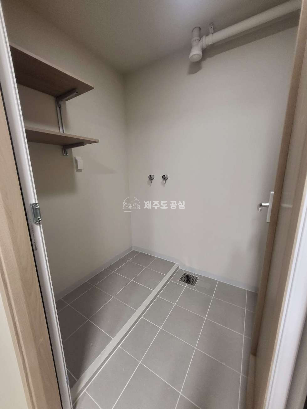 제주 제주시 노형동 904-1 노형프레스티지125동 [노형동] 급매/4억원대/노형오거리/남녕고인근/도시가스/프레스티지125/로얄층/쓰리룸/매매 매매 매물번호 10852 사진 9