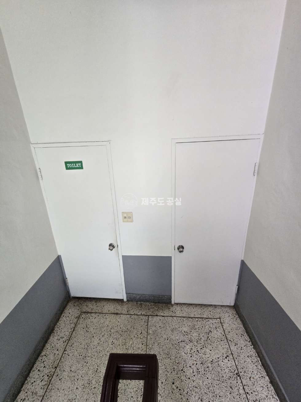 제주 제주시 삼도이동 [삼도이동] 무권리/제주남초등학교인근/27평/2층/소매점/카페/뷰티미용/상가/임대 연세 매물번호 11015 사진 2