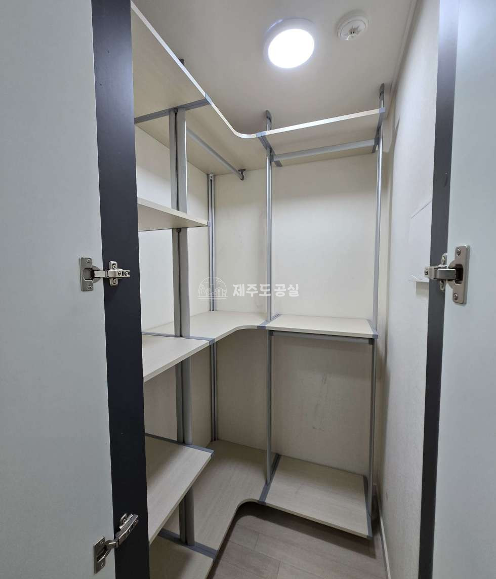 제주 제주시 연동 [연동] 제원아파트인근/막힘없는조망/에코힐튼/중층/분리형원룸/풀옵션/월세 월세 매물번호 11069 사진 8