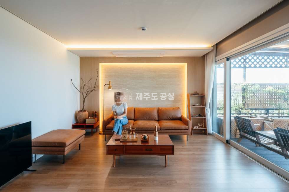 제주 제주시 애월읍 소길리 야외수영장/자쿠지/오션뷰/그림같은/자격조건X/생활숙박시설/독채/풀빌라/년세 매매 매물번호 10043 사진 20