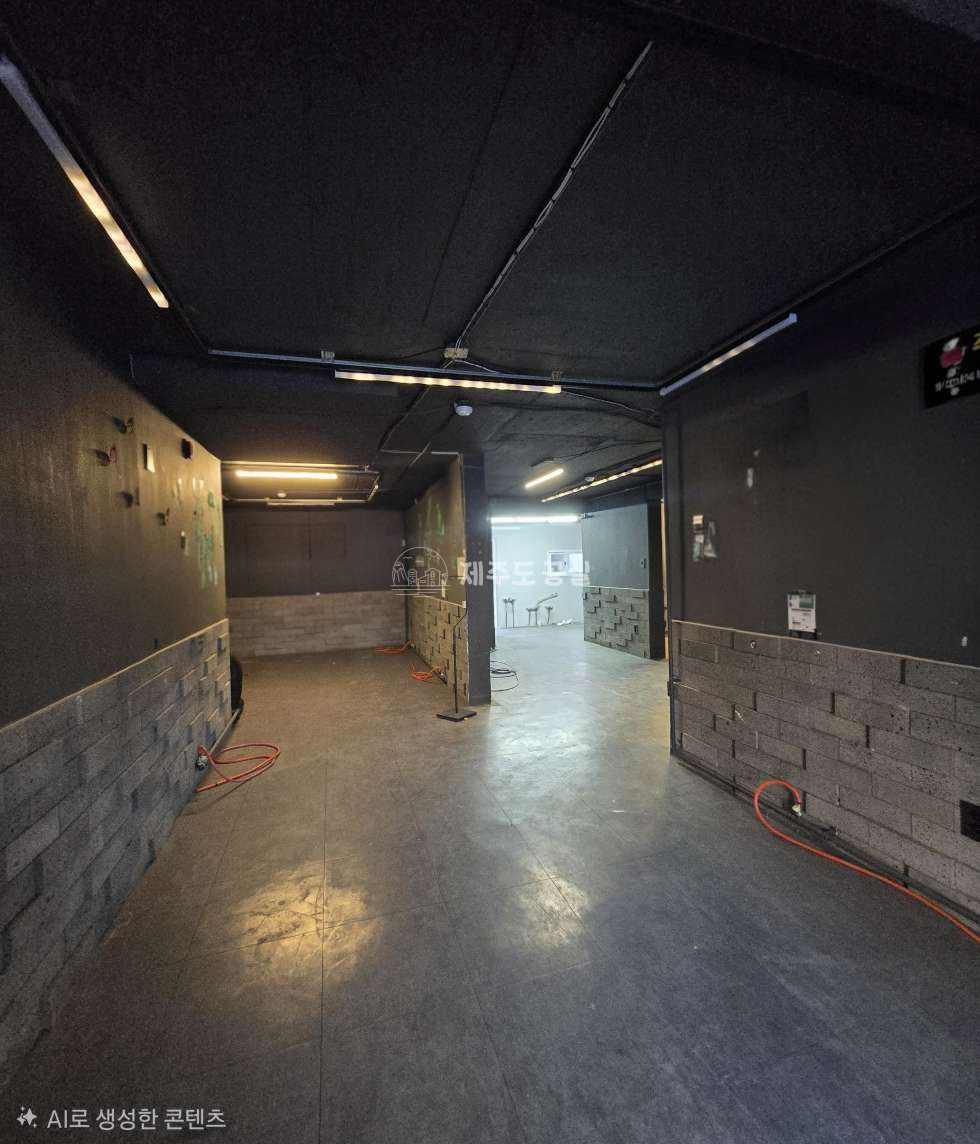 제주 제주시 노형동 [노형동] 무권리/원노형로/대로변1층/27평/유동인구최상/먹자골목/전면폴딩도어/일반음식점/식당/임대 연세 매물번호 10835 사진 4