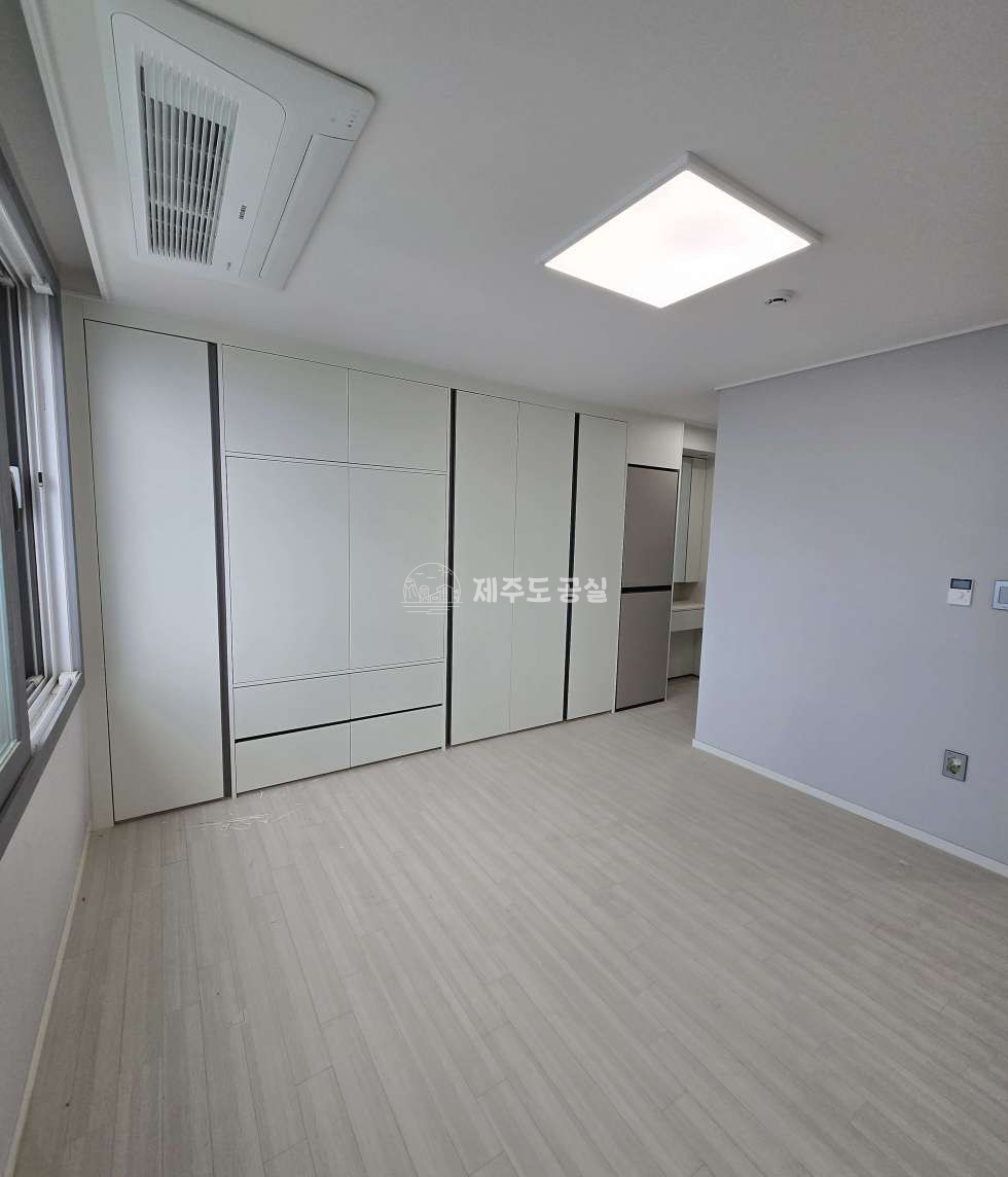 제주 제주시 오라일동 3827 101동 [오라일동] 제주종합운동장/반려동물/다세대빌라/주차편리/복층/쓰리룸/전세 전세 매물번호 11253 사진 3