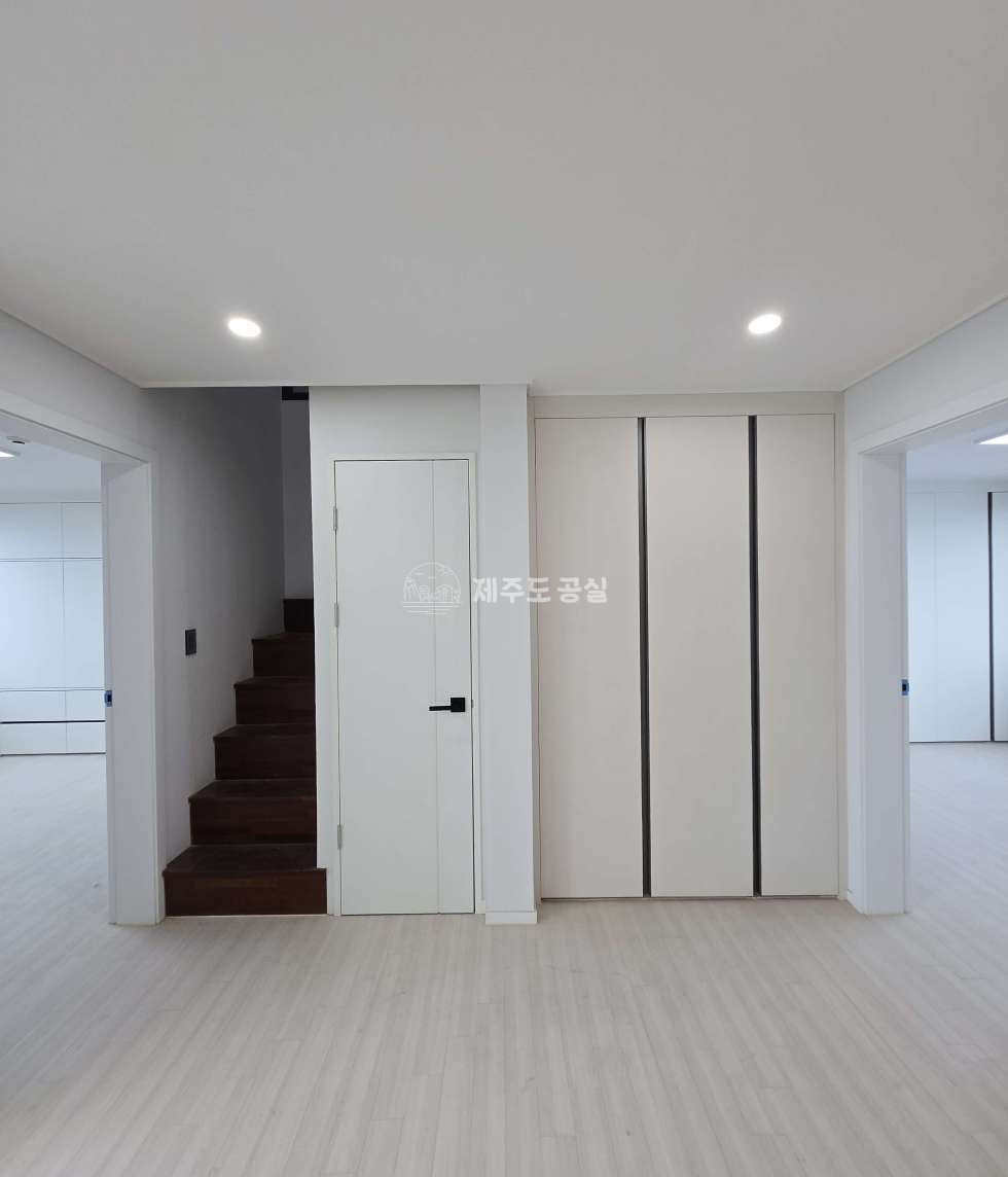 제주 제주시 오라일동 3827 101동 [오라일동] 제주종합운동장/반려동물/다세대빌라/주차편리/복층/쓰리룸/전세 전세 매물번호 11253 사진 11