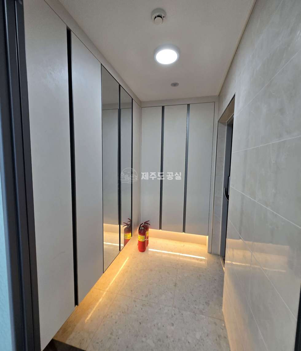 제주 제주시 오라일동 3827 101동 [오라일동] 제주종합운동장/반려동물/다세대빌라/주차편리/복층/쓰리룸/전세 전세 매물번호 11253 사진 14