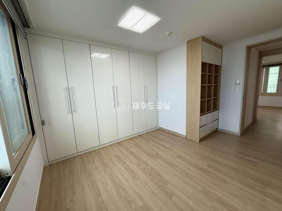 제주 제주시 이도일동 1782-13 [이도일동] 삼성초등학교인근/1세대1주차/광양뜨래별아파트/탑층/한라산뷰/쓰리룸/매매 매매 매물번호 11254 사진 8