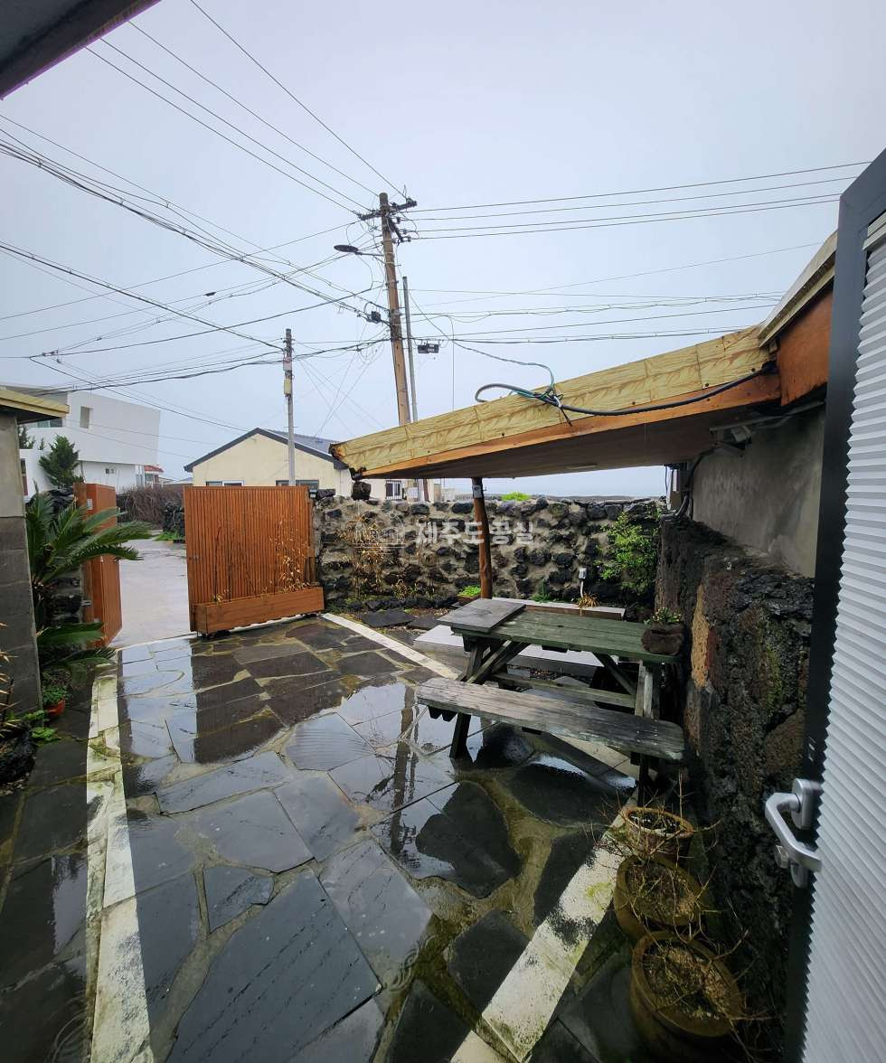 제주 제주시 구좌읍 김녕리 김녕리/9억원대/오션뷰/자쿠지/농어촌민박/제주구옥/안채/바깥채/2동 매매 매물번호 10070 사진 11