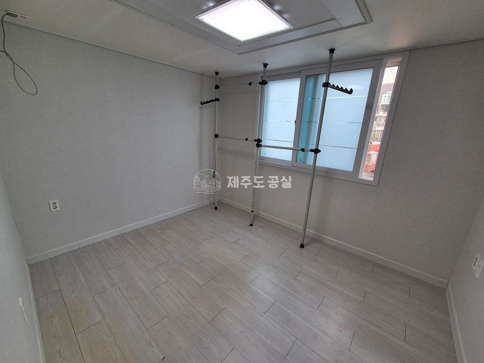 제주 제주시 이도이동 제주시청인근/주차편리/다가구주택/풀옵션/분리형원룸/월세 월세 매물번호 10089 사진 3