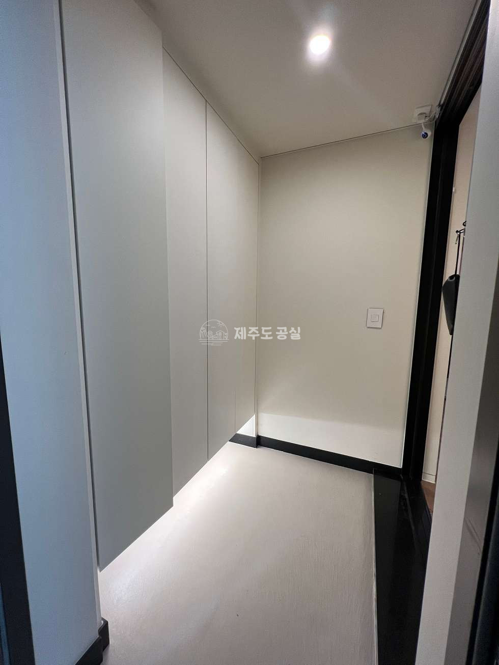 제주 서귀포시 안덕면 창천리 5억원대/오션뷰/실내자쿠지/감성숙소/한달살기/임대수익/올리모델링/고급빌라/매매 매매 매물번호 10112 사진 3