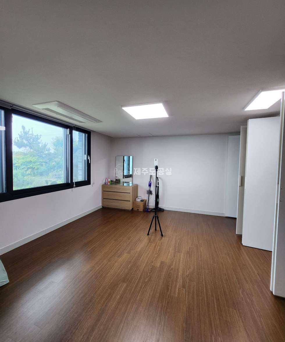 제주 제주시 애월읍 고성리 10억원대/개별등기/오션뷰/넓은마당/연면적80평형/고급단독주택/3층/매매 매매 매물번호 10157 사진 9