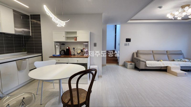 제주 서귀포시 남원읍 태흥리 남원읍태흥리/넓은마당과텃밭/태양광설비/신축/타운하우스/쓰리룸/매매 매매 매물번호 10195 사진 7