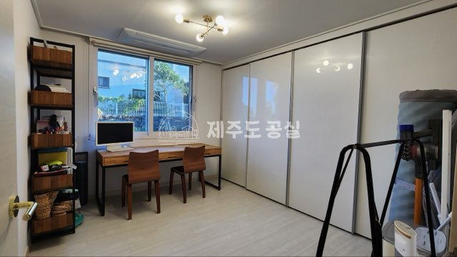 제주 서귀포시 남원읍 태흥리 남원읍태흥리/넓은마당과텃밭/태양광설비/신축/타운하우스/쓰리룸/풀옵션/년세 연세 매물번호 10197 사진 8